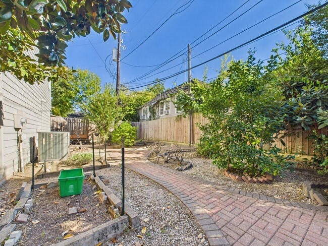 Building Photo - 3811 Jack St