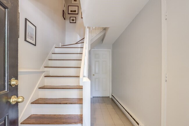 Building Photo - 154 W 3rd St