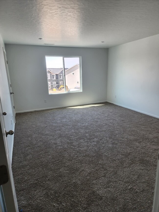 Building Photo - 1824 N Patchwork Ave