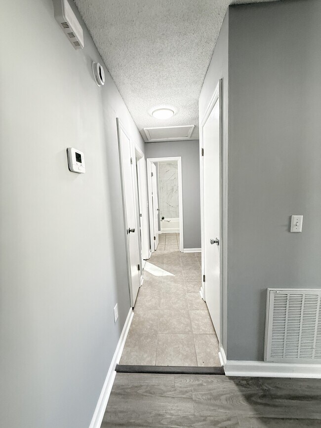 Building Photo - 506 Idlewood Cir