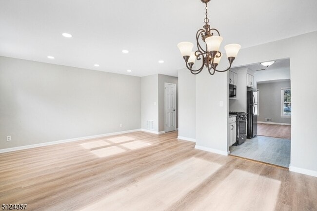 Building Photo - 1 Tempe Wick Rd