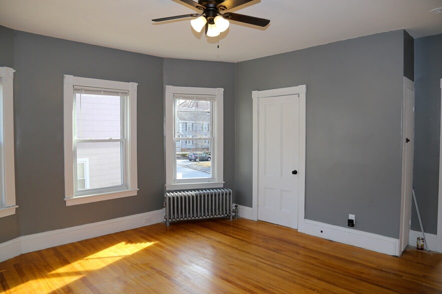 Building Photo - 95 Bradford Ave