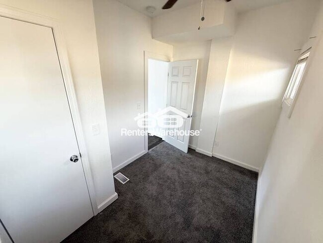 Building Photo - Updated 5 Bedroom/ 2.5 Bath Home In KCMO *READY NOW*