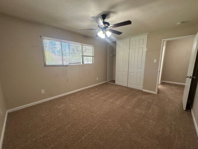 Building Photo - Updated 3 Bedroom 2 Bathroom Townhome with...