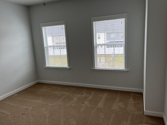 Building Photo - 139 Wineberry Wy