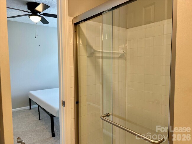 Building Photo - 751 Southwest Dr