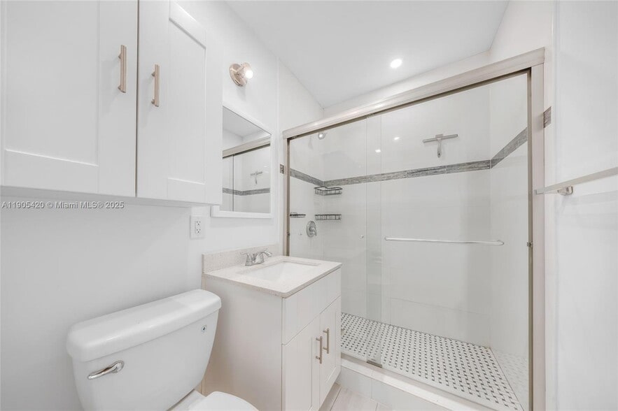 Building Photo - 2306 N 28th Ave