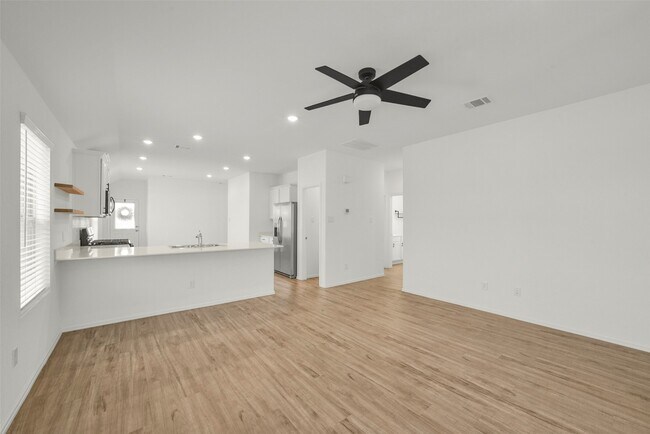 Building Photo - 3003 Halleton Ct.