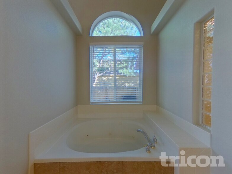 Building Photo - 2326 Shoshone Valley Trail