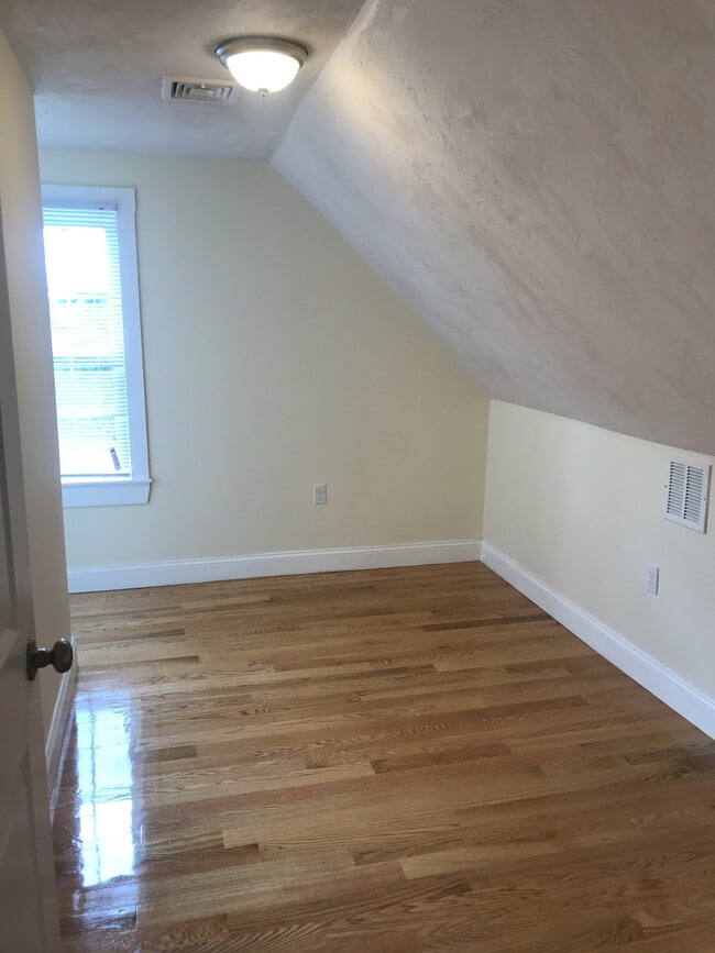 Building Photo - 14-16 Phillips Street