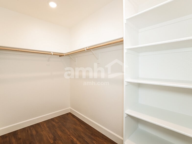 Building Photo - 6501 Enlightenment Dr