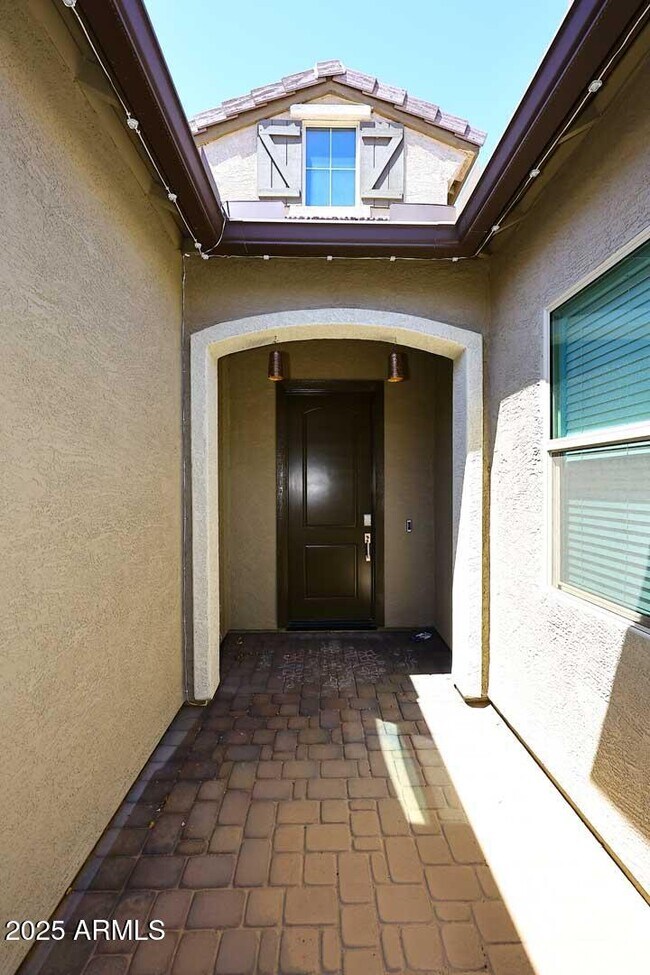 Building Photo - 2516 E King Bird Dr