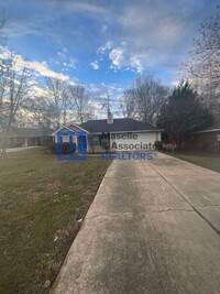 Building Photo - Cute Home in Barnett Bend