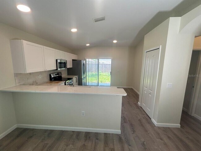 Building Photo - 714 Cristelle Jean Dr