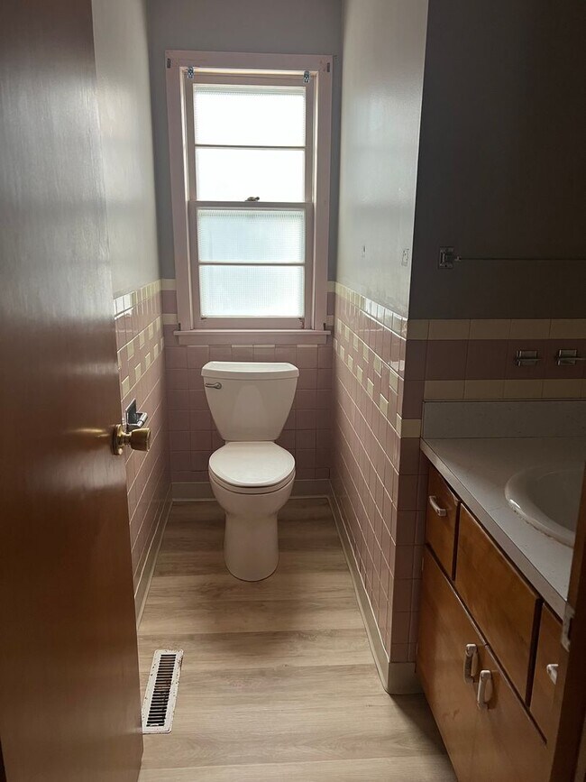 Building Photo - 524 Jefferson Ave