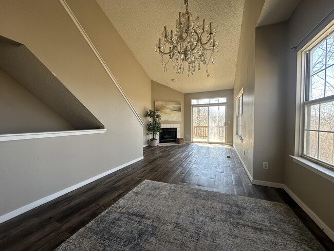 Building Photo - 41785 Independence Dr
