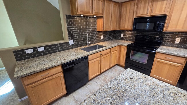 Building Photo - 16825 N 14th St