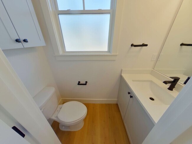 Building Photo - 2790 NW Harrison Blvd