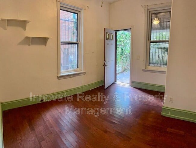 Building Photo - 4416 Locust Ave