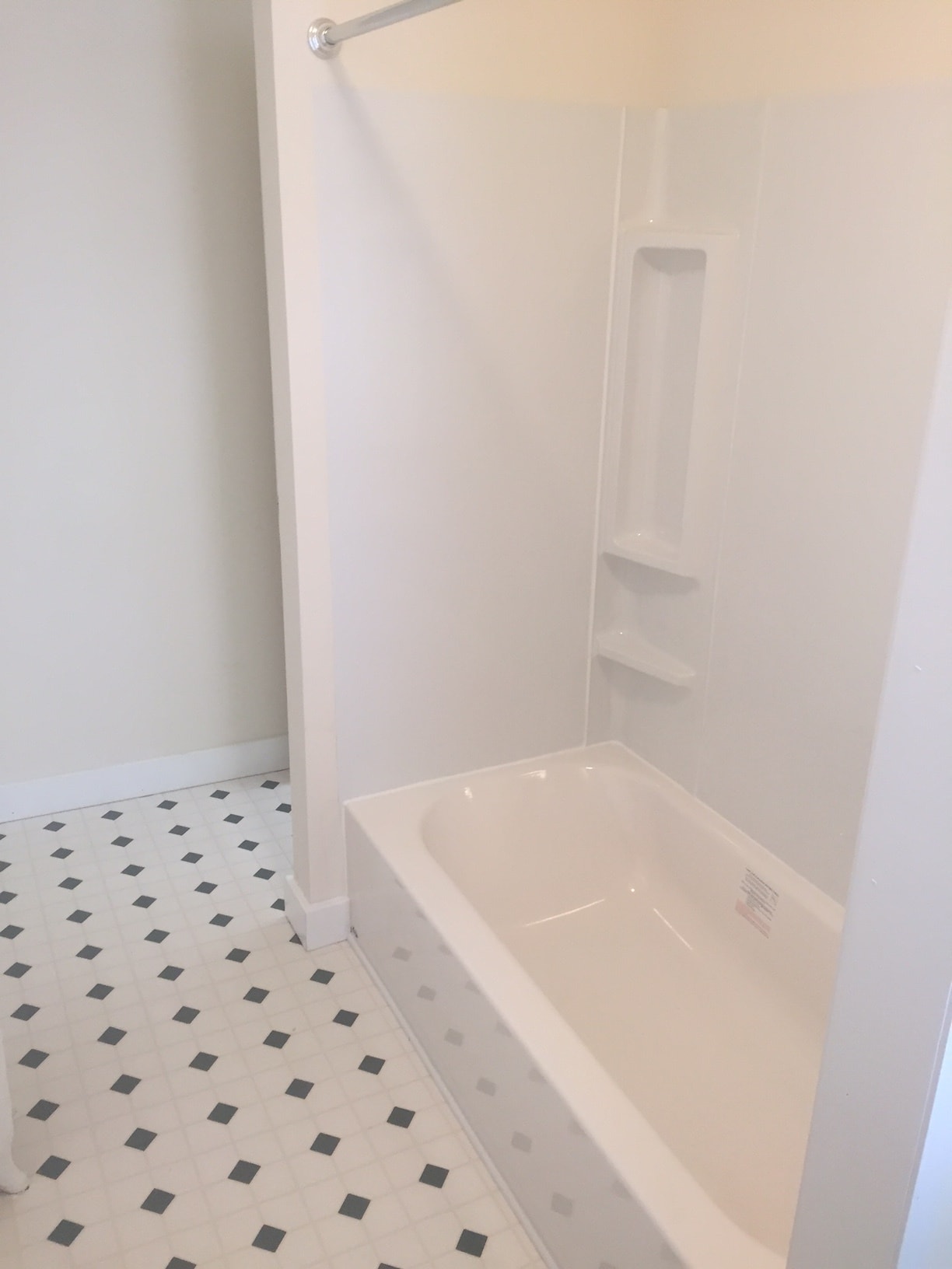 Building Photo - 637 5th Ave