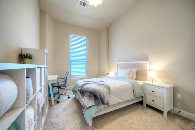 Building Photo - 10920 Bidens Pl