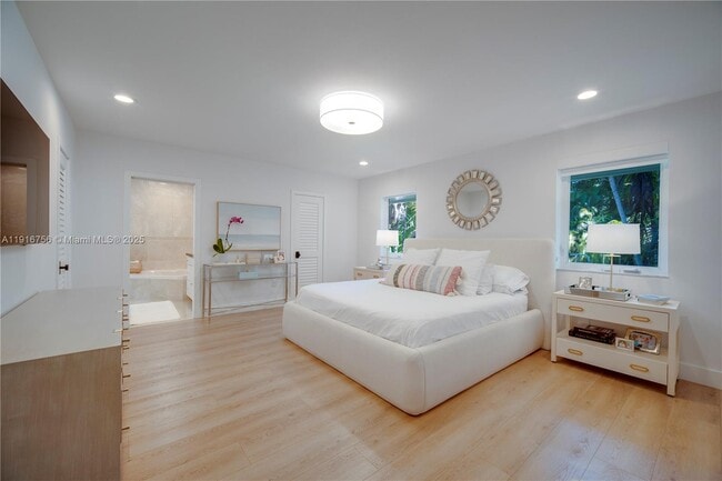 Building Photo - 11905 SW 67th Ave