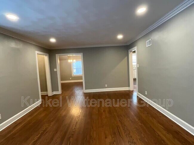 Building Photo - 132 N 82nd St