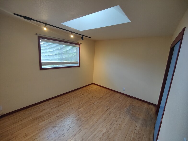 Building Photo - 1356 L St