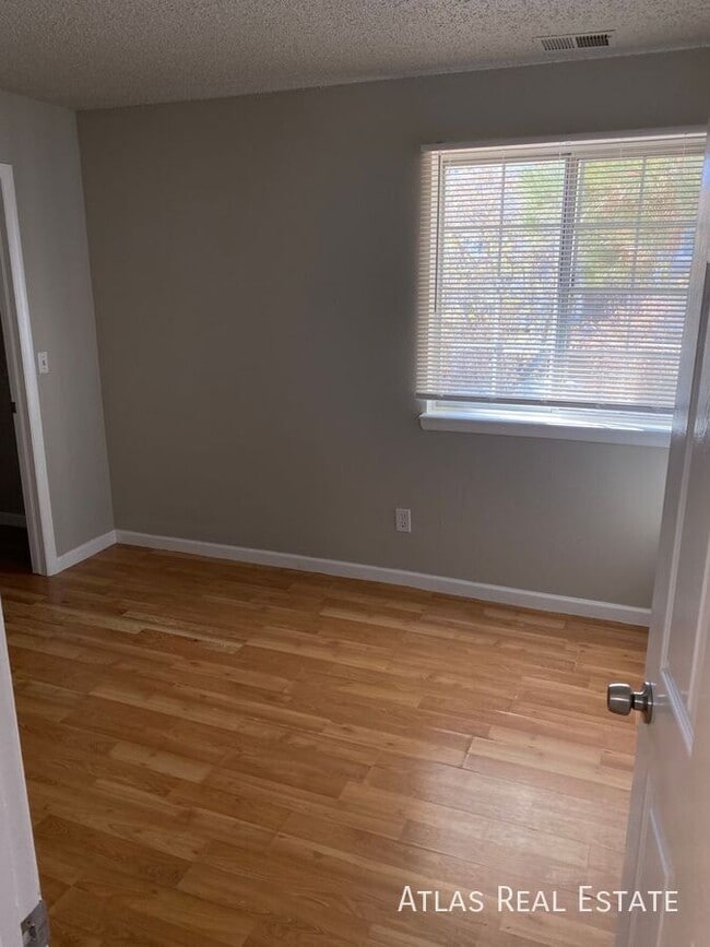 Building Photo - 851 S Uravan Ct