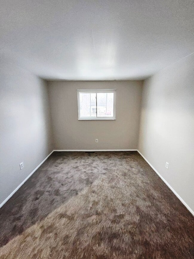 Building Photo - MOVE-IN READY 3bd 1ba Home – Recently Updated!