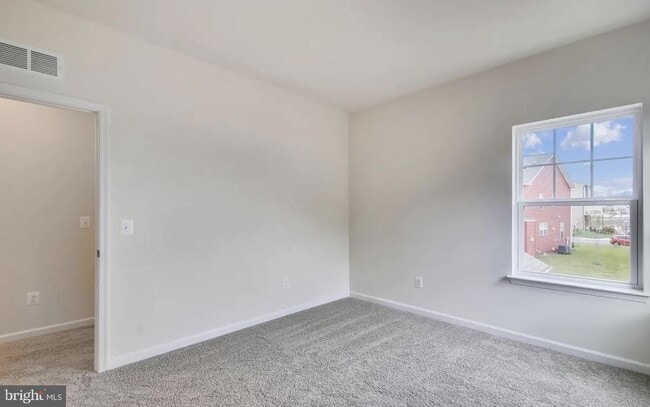 Building Photo - 1113 Saxton Dr