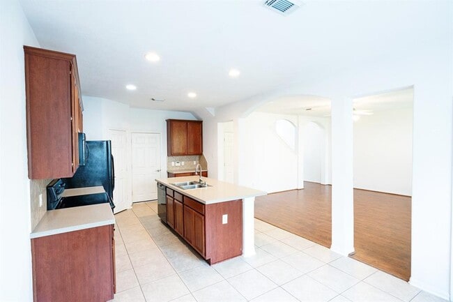 Building Photo - 23 S Burberry Park Cir