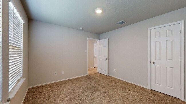 Building Photo - 8605 Cantera Rdg Rd