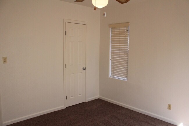 Building Photo - South Ave Turlock