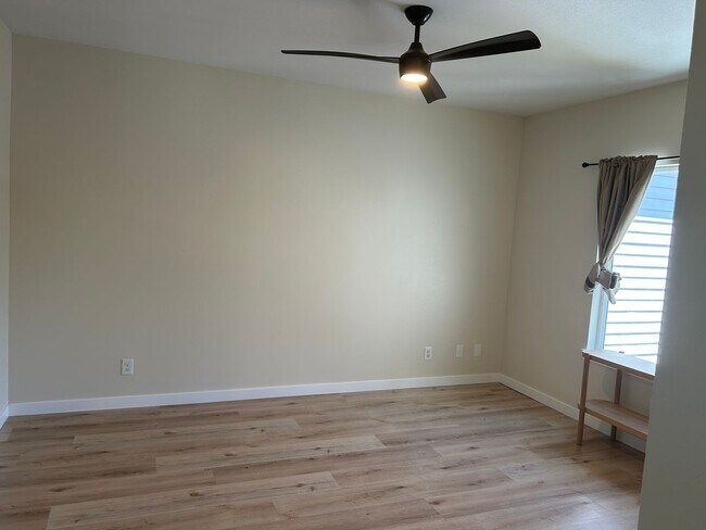 Building Photo - 543 S 900 E