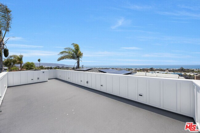 Building Photo - 926 17th St