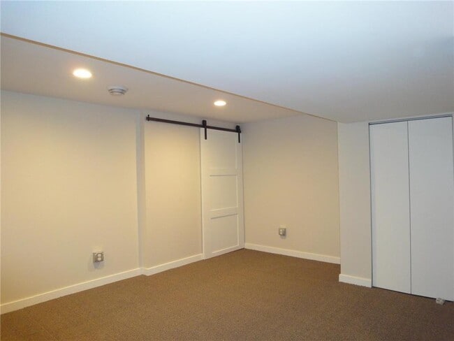 Building Photo - 2336 Ives Ln N