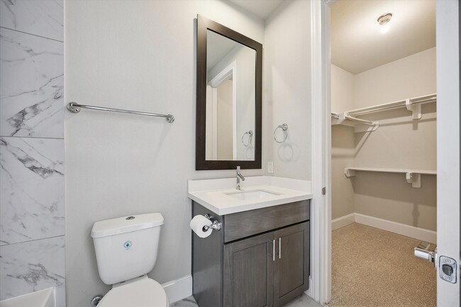 Building Photo - 2016 Covent Garden Station