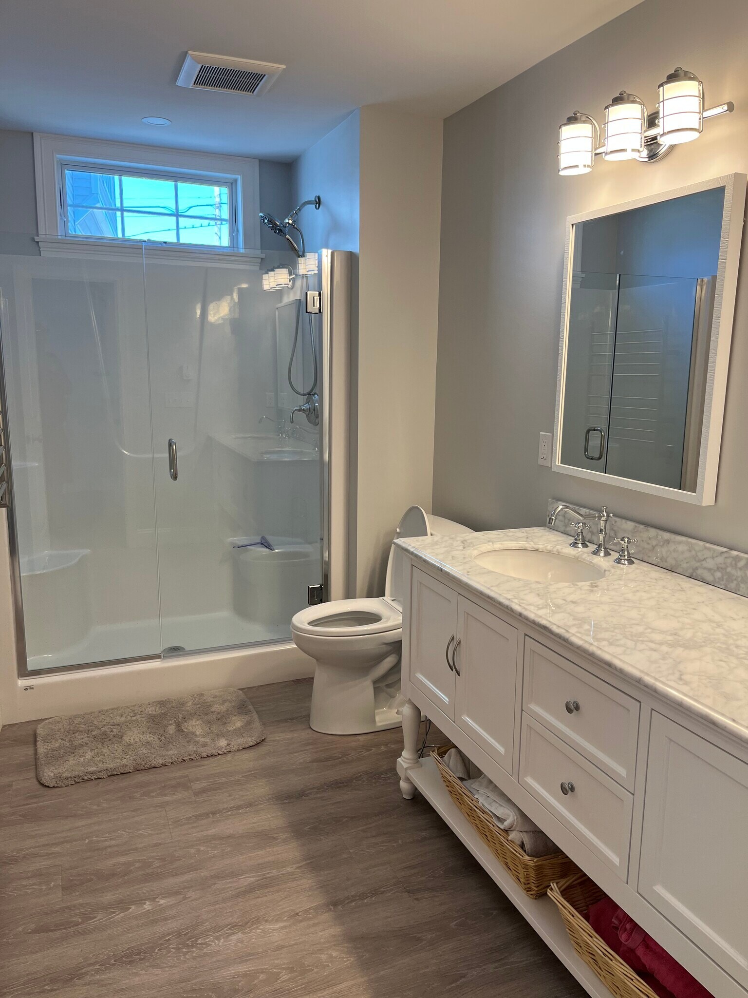 Building Photo - 2 1/2 Dumas Ave