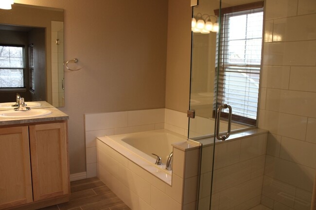 Building Photo - 5250 Corbett Dr