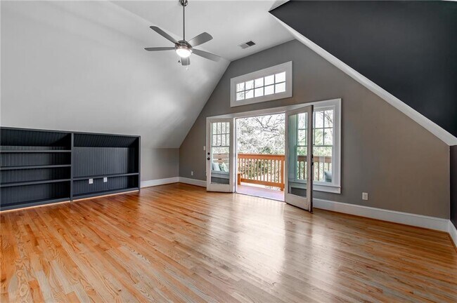 Building Photo - 628 Cooledge Ave NE