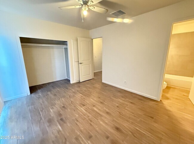 Building Photo - 1629 W Fillmore St