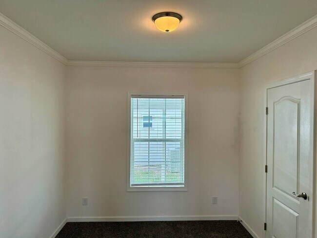 Building Photo - 1283 Jamestown Dr