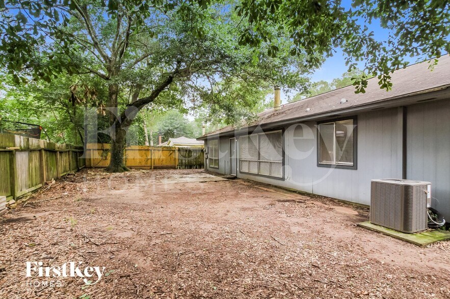 Building Photo - 4403 Pineville Ln