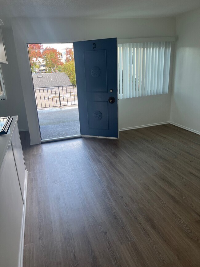 Building Photo - 3564 Del Amo Blvd