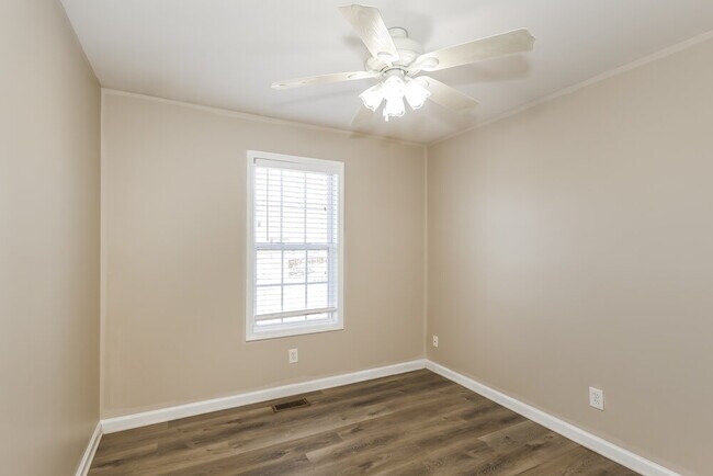 Building Photo - 7823 Cambridge Dr