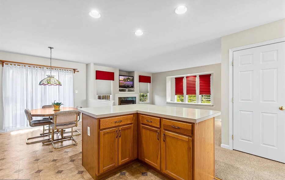 Building Photo - 387 Wheatfield Cir