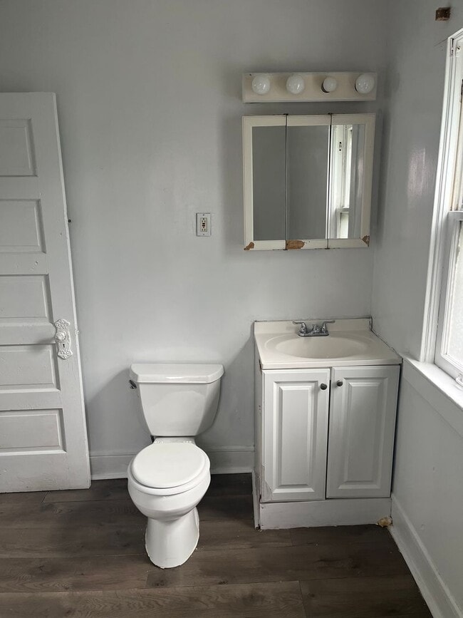 Building Photo - 3bd Single Cash Pay