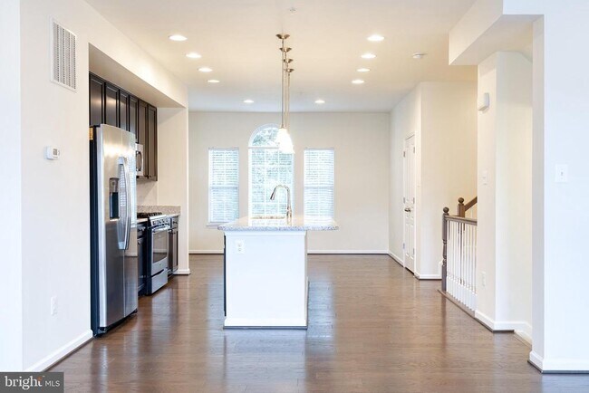 Building Photo - 1308 Ray Ln