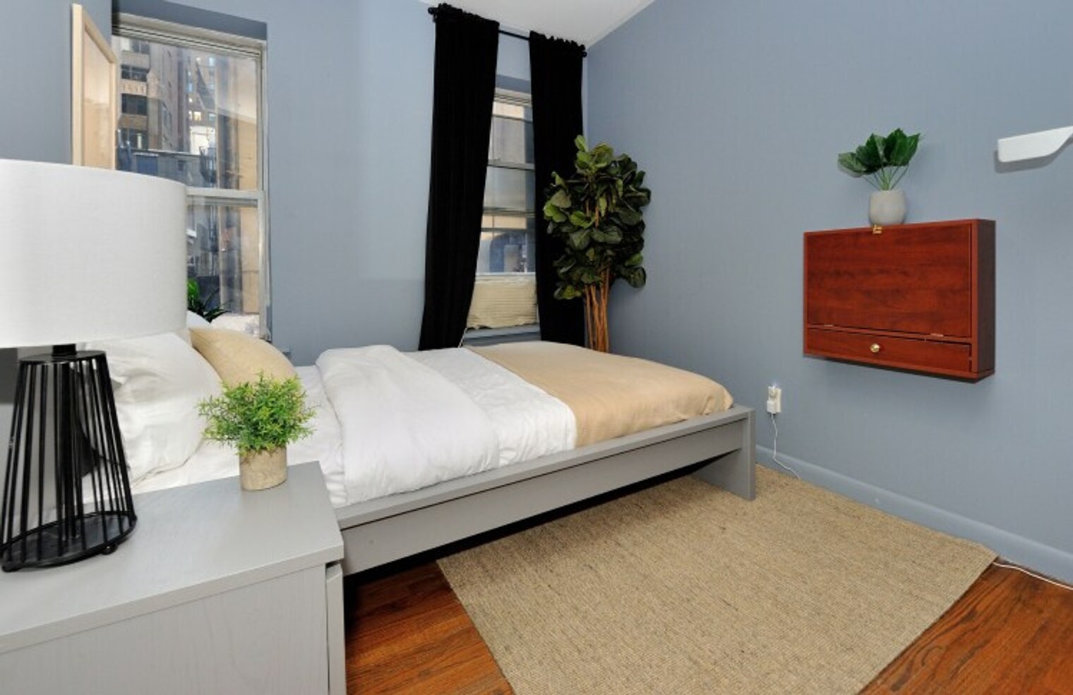 Building Photo - 348 W 38th St